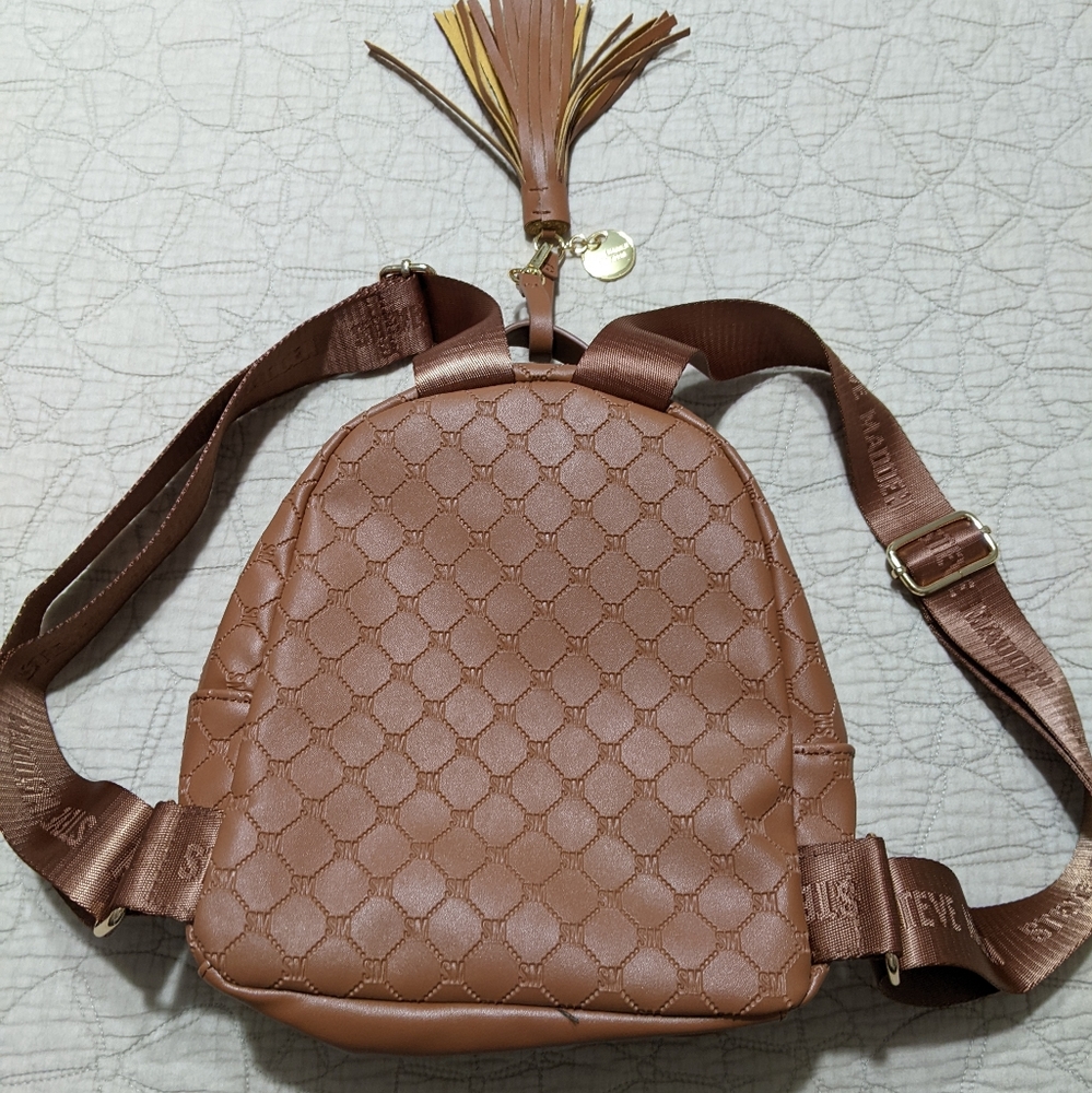 Backpack - Picture 2 of 3